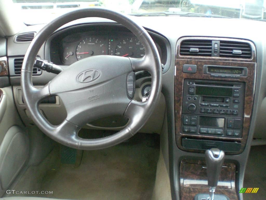 2002 XG350 Sedan - Ivory White Pearl / Beige photo #10