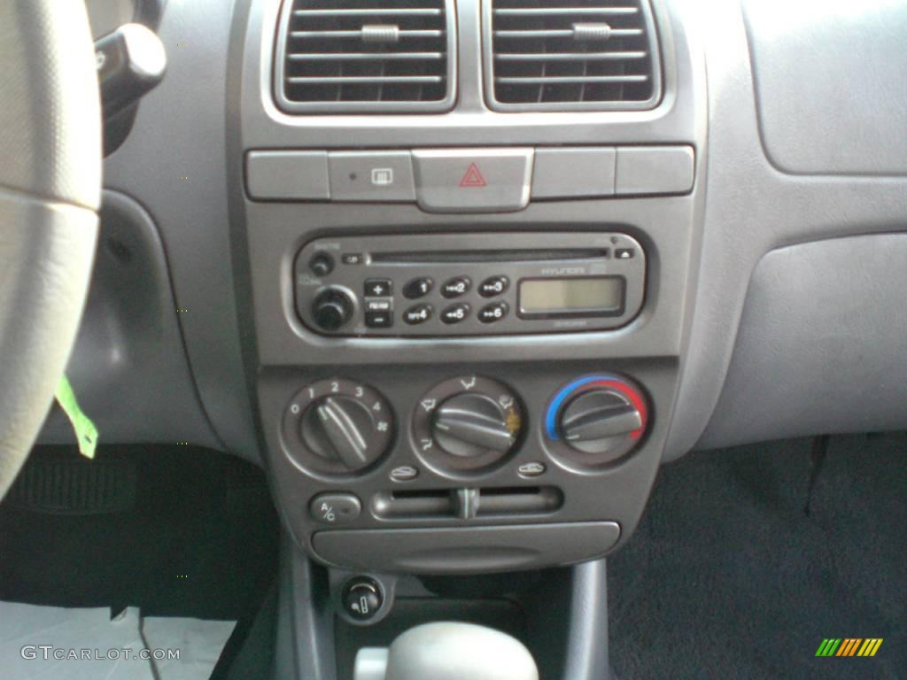 2001 Accent GS Coupe - Charcoal Gray / Gray photo #13