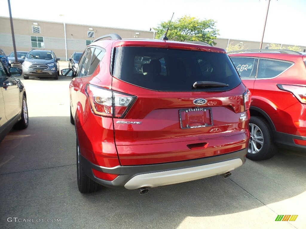 2018 Escape SE - Ruby Red / Charcoal Black photo #3