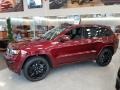 Front 3/4 View of 2019 Grand Cherokee Altitude 4x4