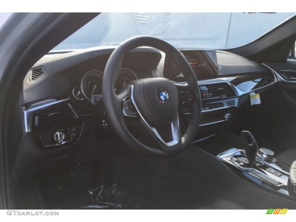 2019 5 Series 530e iPerformance Sedan - Glacier Silver Metallic / Black photo #4