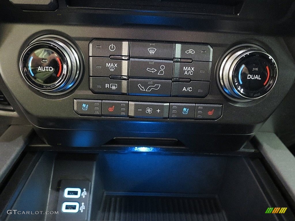 2018 Ford F150 SVT Raptor SuperCrew 4x4 Controls Photo #129810245
