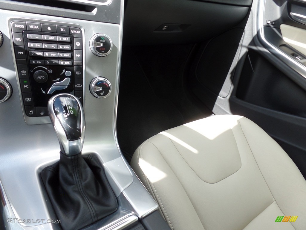 2018 S60 T5 Inscription - Ice White / Beige photo #20