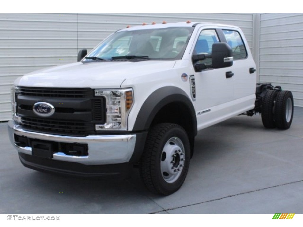 Oxford White 2019 Ford F450 Super Duty XL Crew Cab 4x4 Chassis Exterior Photo #129813089