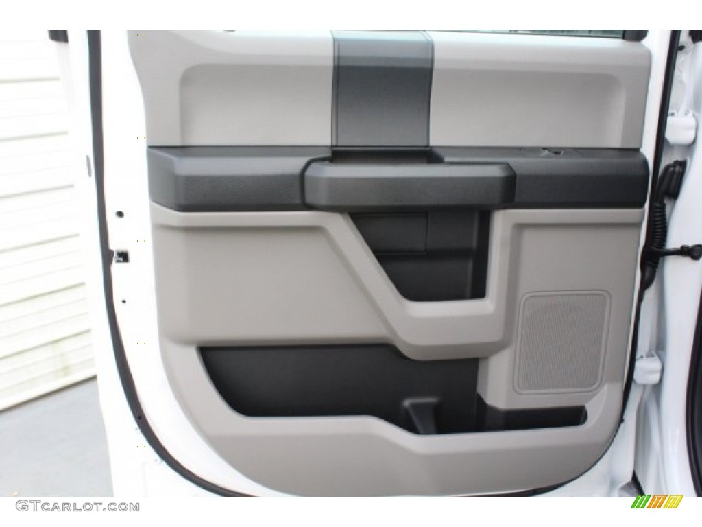 2019 Ford F450 Super Duty XL Crew Cab 4x4 Chassis Earth Gray Door Panel Photo #129813260