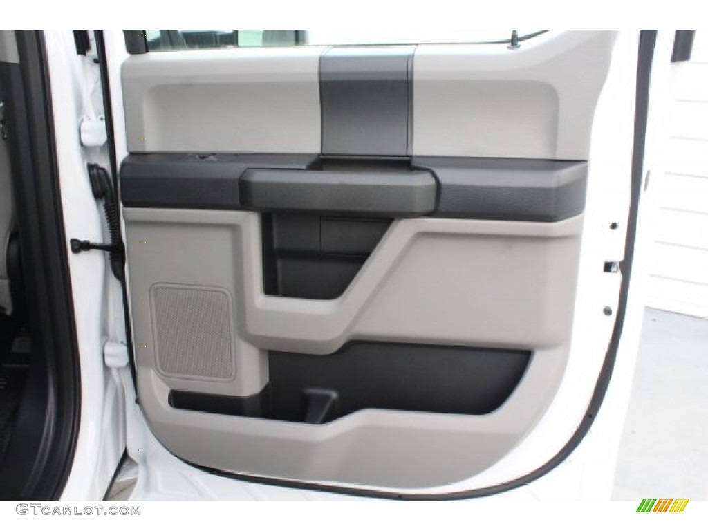 2019 Ford F450 Super Duty XL Crew Cab 4x4 Chassis Earth Gray Door Panel Photo #129813314