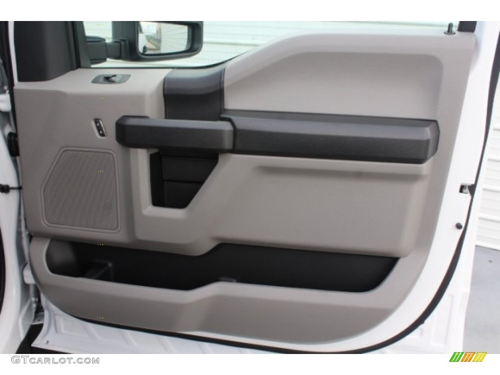 2019 Ford F450 Super Duty XL Crew Cab 4x4 Chassis Door Panel Photos