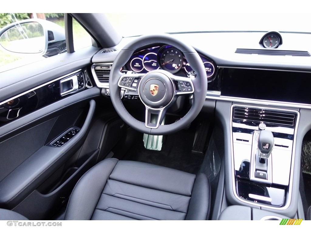 2018 Porsche Panamera 4 Black Dashboard Photo #129813635