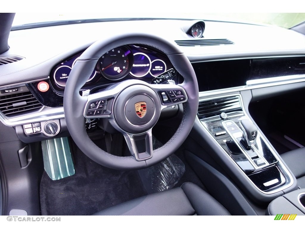 2018 Porsche Panamera 4 Black Dashboard Photo #129813821