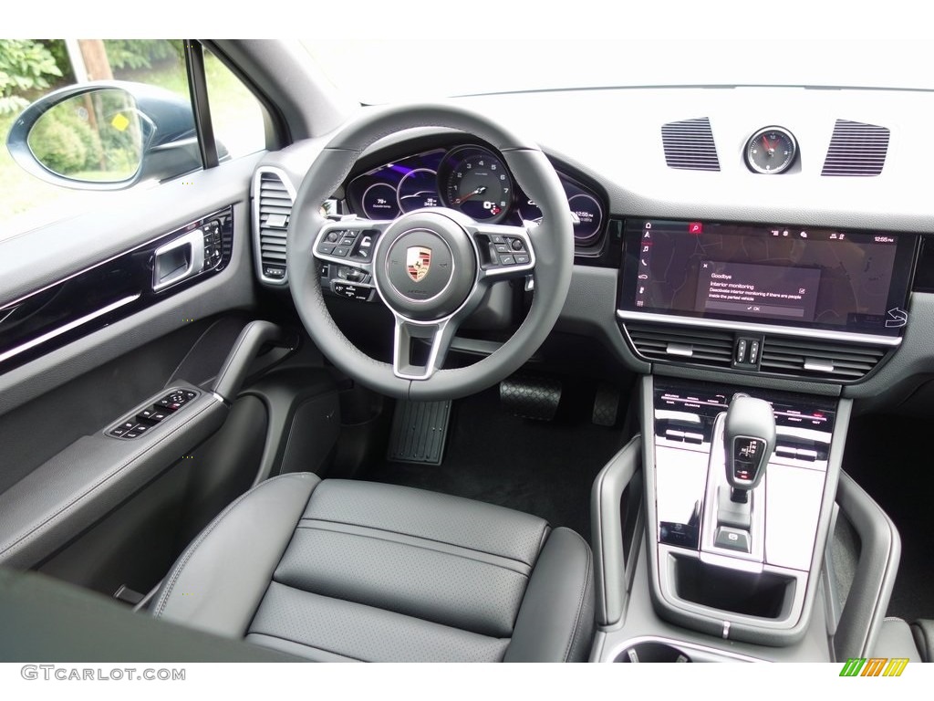 2019 Porsche Cayenne Standard Cayenne Model Black Dashboard Photo #129815315