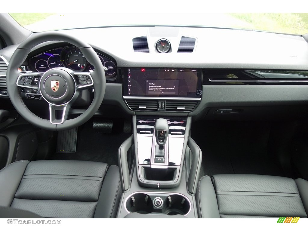 2019 Porsche Cayenne Standard Cayenne Model Black Dashboard Photo #129815345