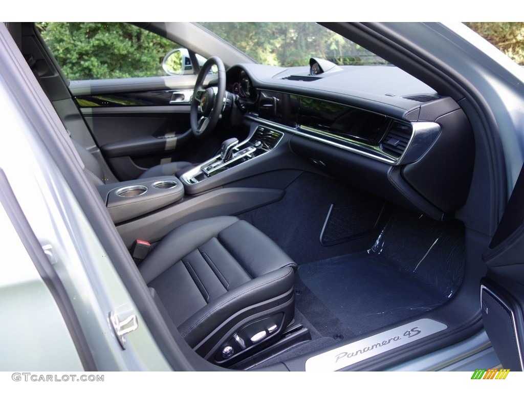2018 Porsche Panamera 4S Front Seat Photo #129815756