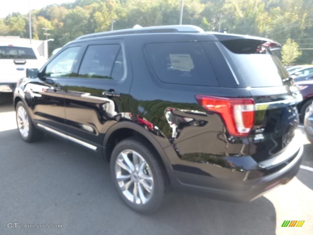 2019 Explorer XLT 4WD - Agate Black / Medium Black photo #6