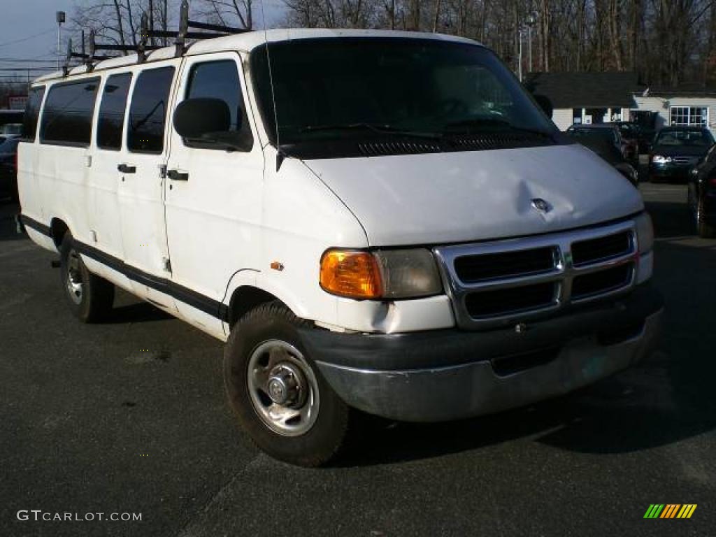 1998 Ram Van 3500 Extended - White / Gray photo #2