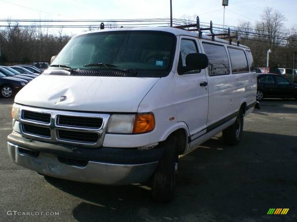 1998 Ram Van 3500 Extended - White / Gray photo #3