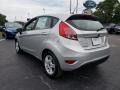 Ingot Silver - Fiesta SE Hatchback Photo No. 3