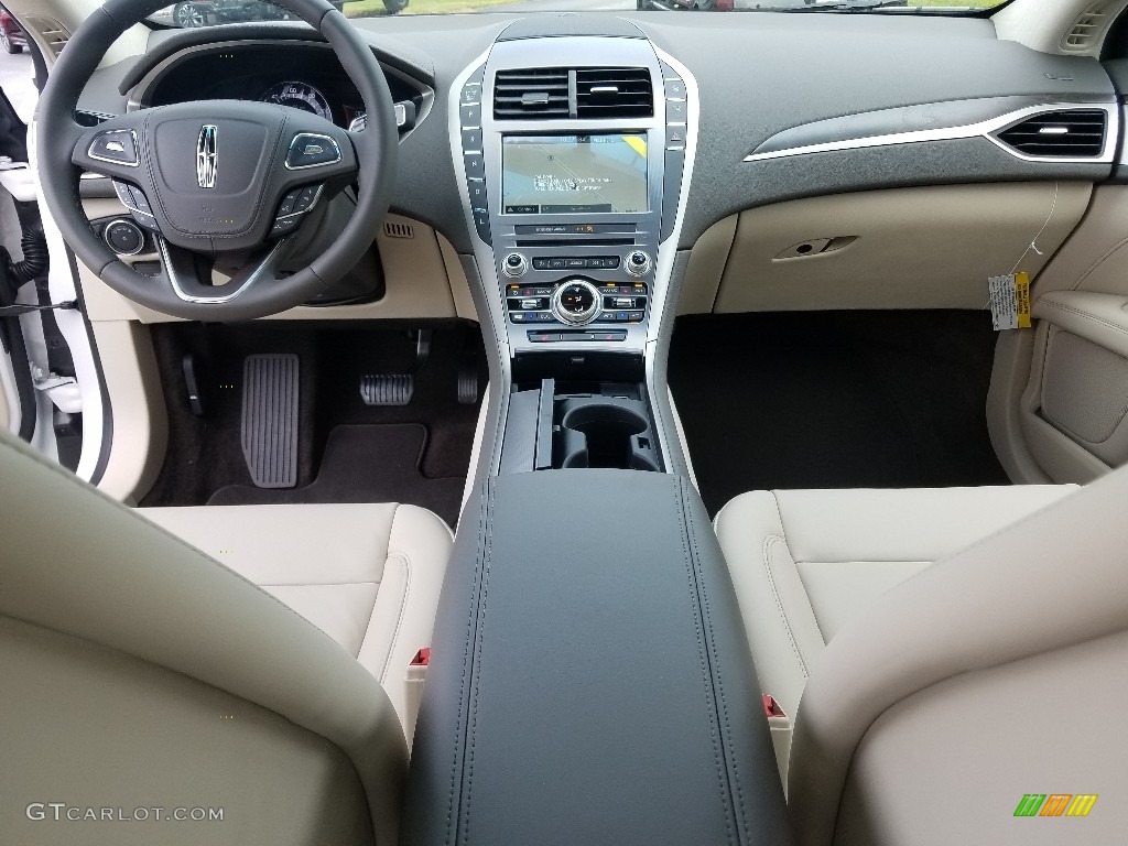 2018 Lincoln MKZ Hybrid Select Cappuccino Dashboard Photo 129820366