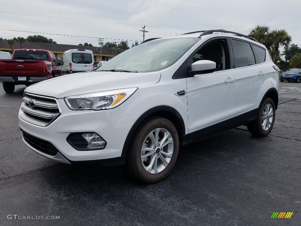 2018 Escape SE - Oxford White / Medium Light Stone photo #1