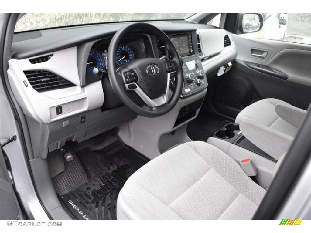 Gray Interior 2018 Toyota Sienna LE AWD Photo #129821716