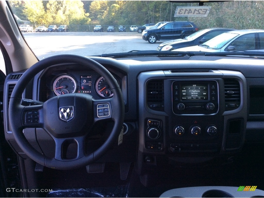 2019 1500 Classic Express Crew Cab 4x4 - Diamond Black Crystal Pearl / Black/Diesel Gray photo #12