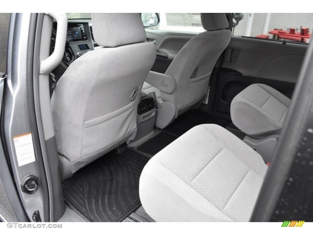 Gray Interior 2018 Toyota Sienna LE AWD Photo #129821881