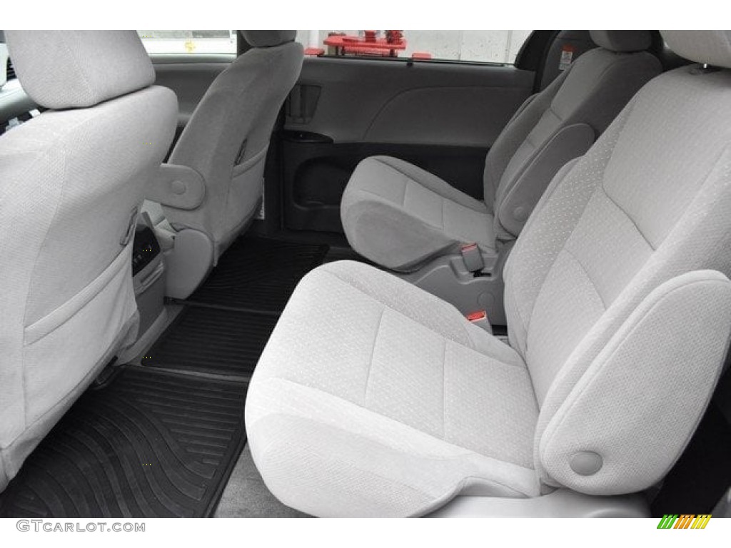 2018 Toyota Sienna LE AWD Rear Seat Photo #129821890