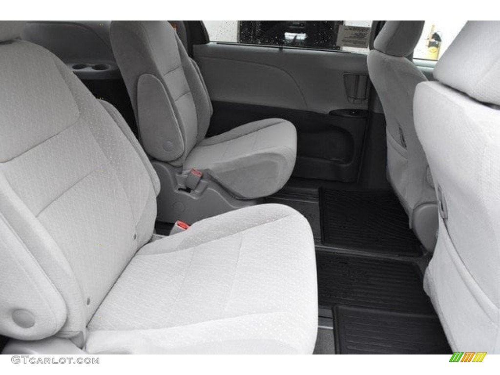 Gray Interior 2018 Toyota Sienna LE AWD Photo #129821959