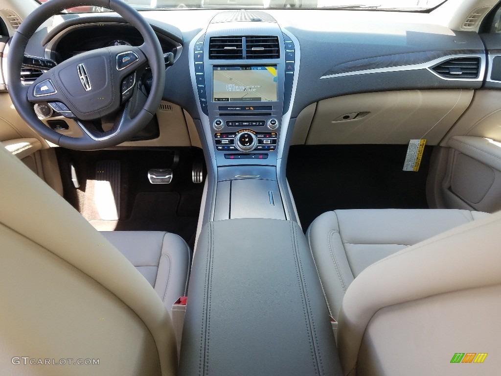 2018 Lincoln MKZ Hybrid Select Dashboard Photos