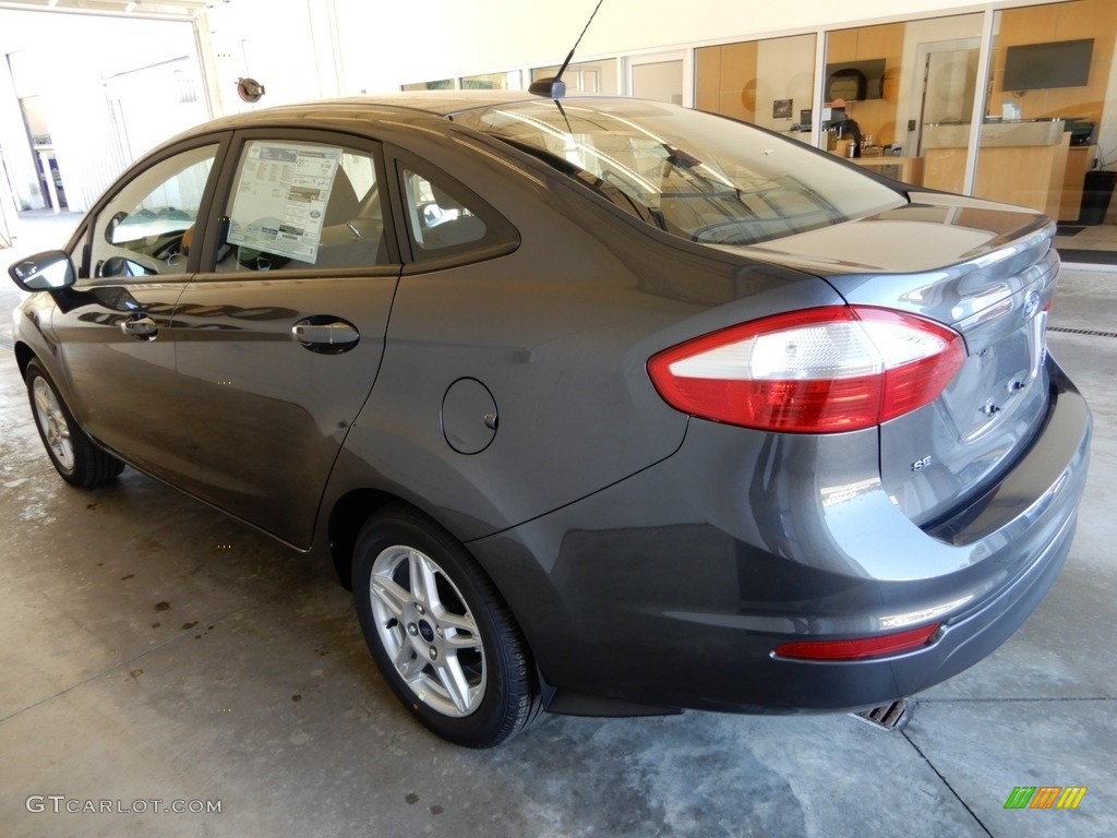 2018 Fiesta SE Sedan - Magnetic / Charcoal Black photo #4