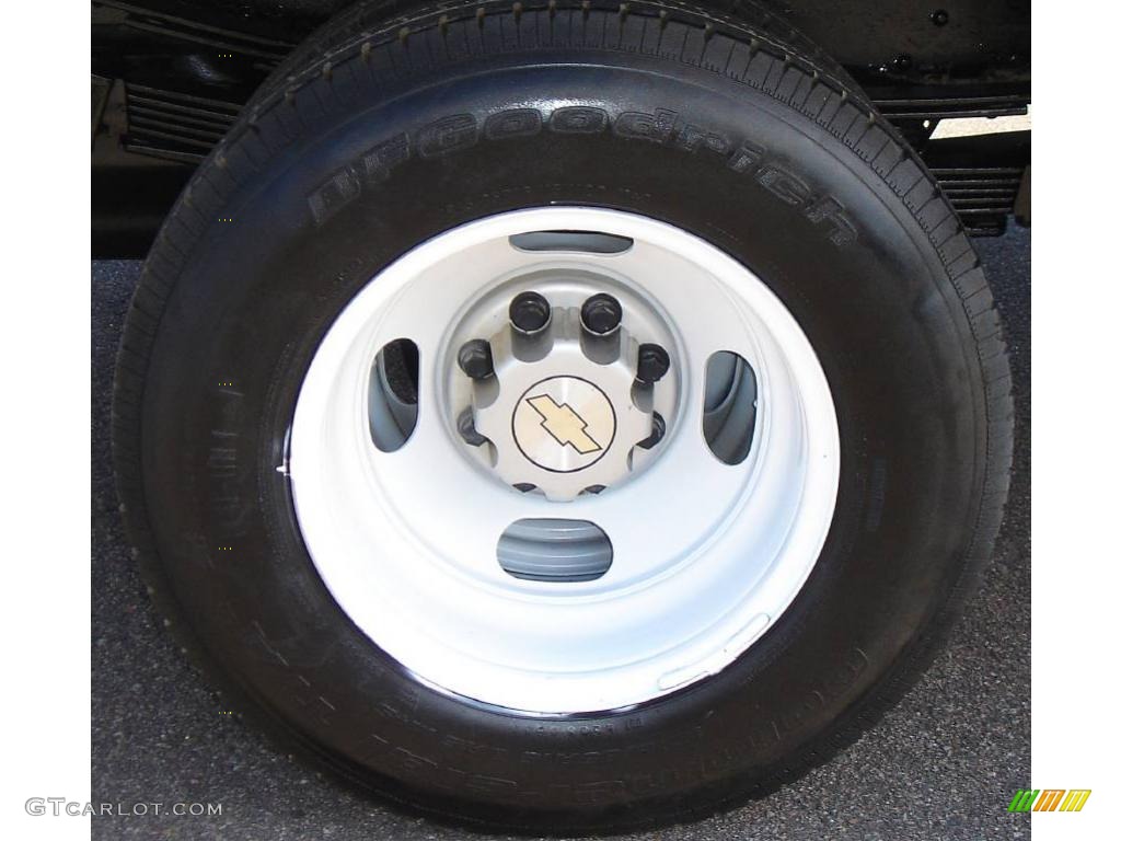 2005 Silverado 3500 Regular Cab Dually Chassis - Summit White / Dark Charcoal photo #11