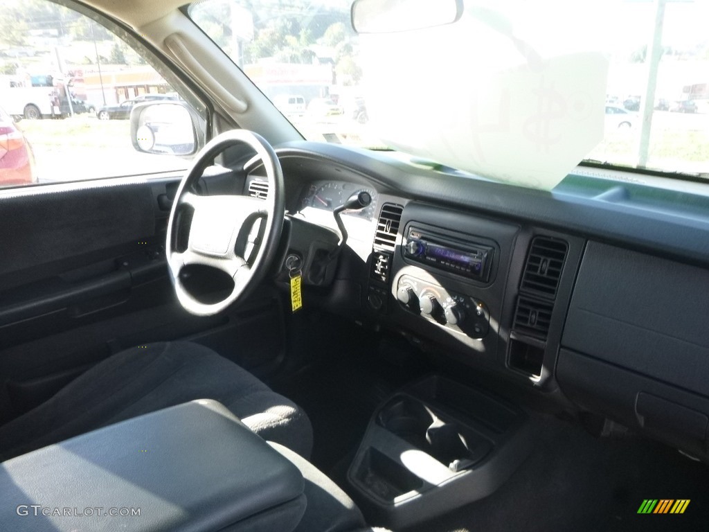 2004 Dakota SLT Quad Cab 4x4 - Bright White / Dark Slate Gray photo #11