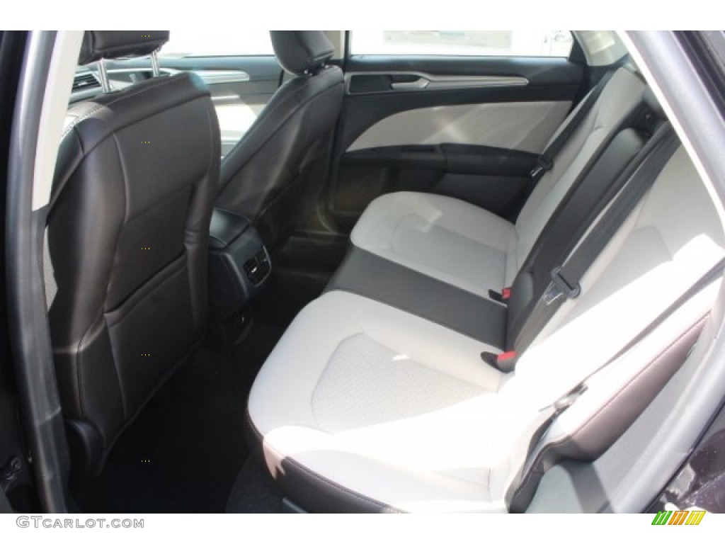 2019 Ford Fusion SE Rear Seat Photo #129835780