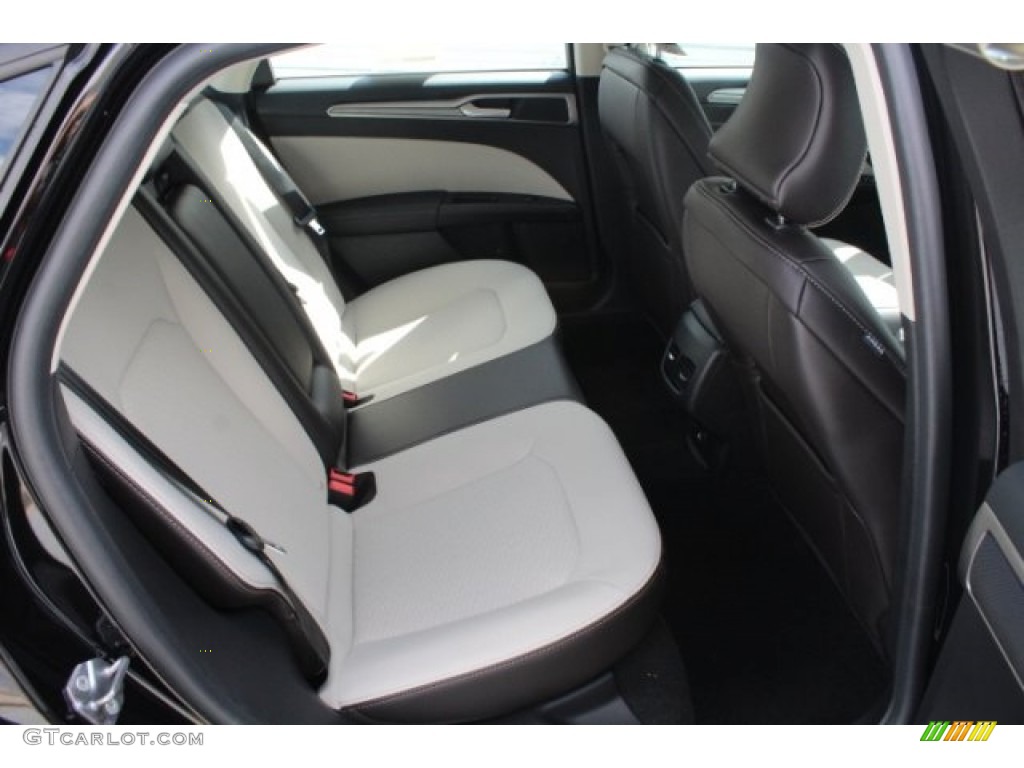 2019 Ford Fusion SE Rear Seat Photo #129835867