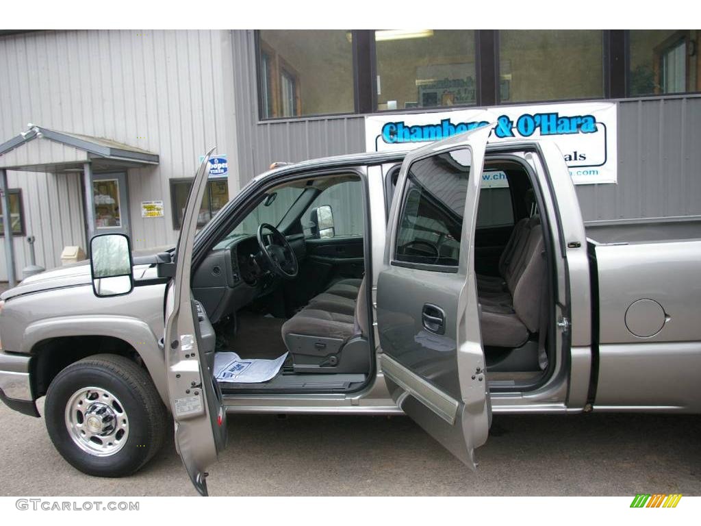 2007 Silverado 1500 Classic LT Crew Cab 4x4 - Graystone Metallic / Dark Charcoal photo #11