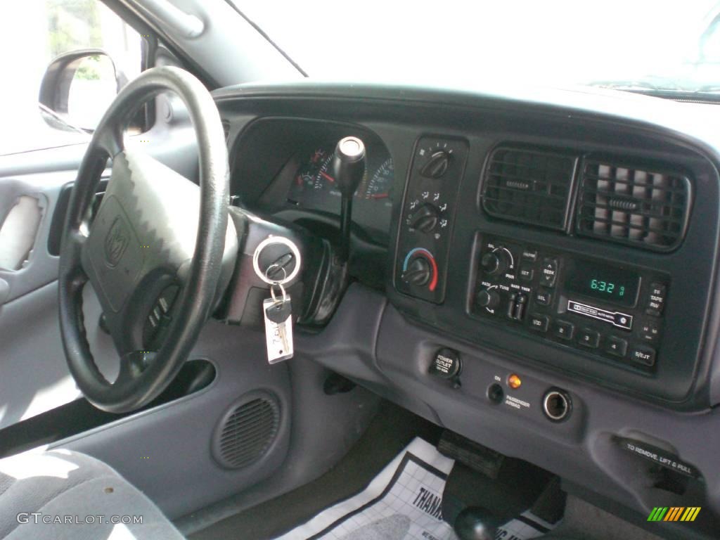 2000 Dakota SLT Extended Cab 4x4 - Patriot Blue Pearl / Agate photo #12
