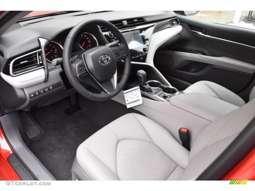 Ash Interior 2019 Toyota Camry XSE Photo #129851148
