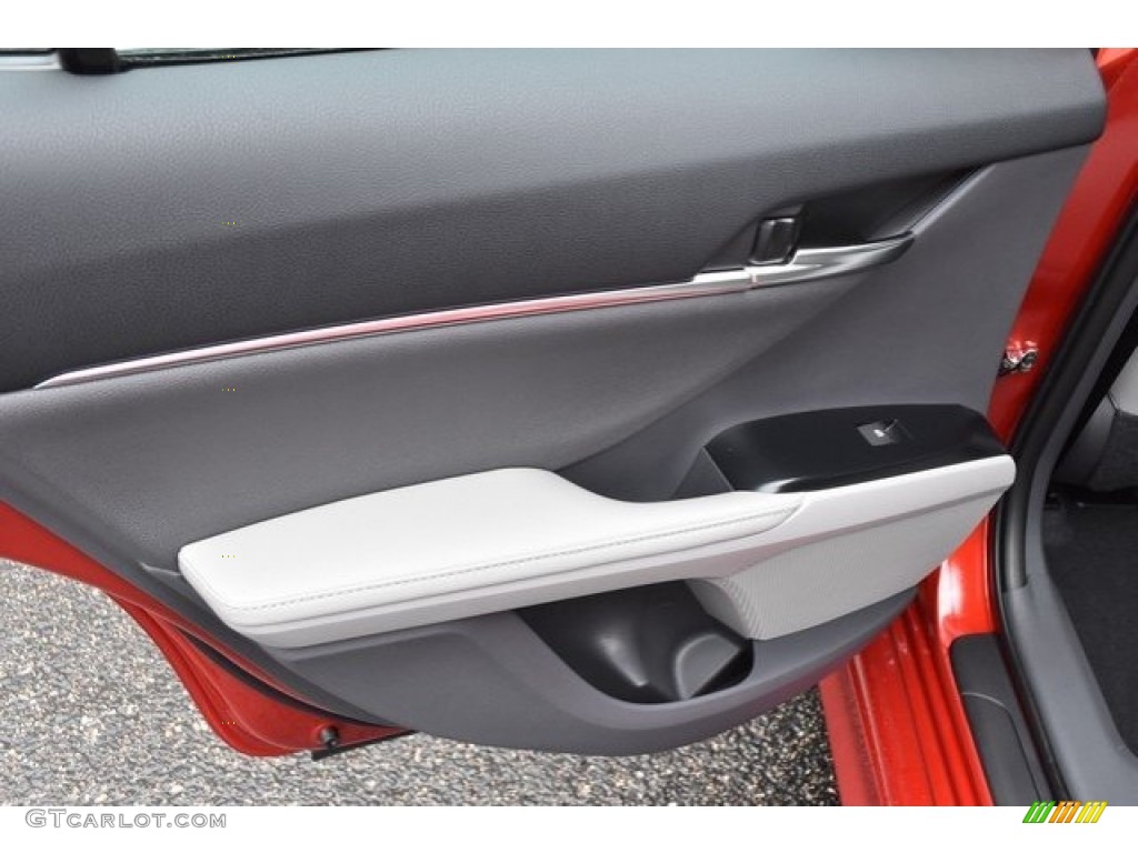 2019 Toyota Camry XSE Ash Door Panel Photo #129851448