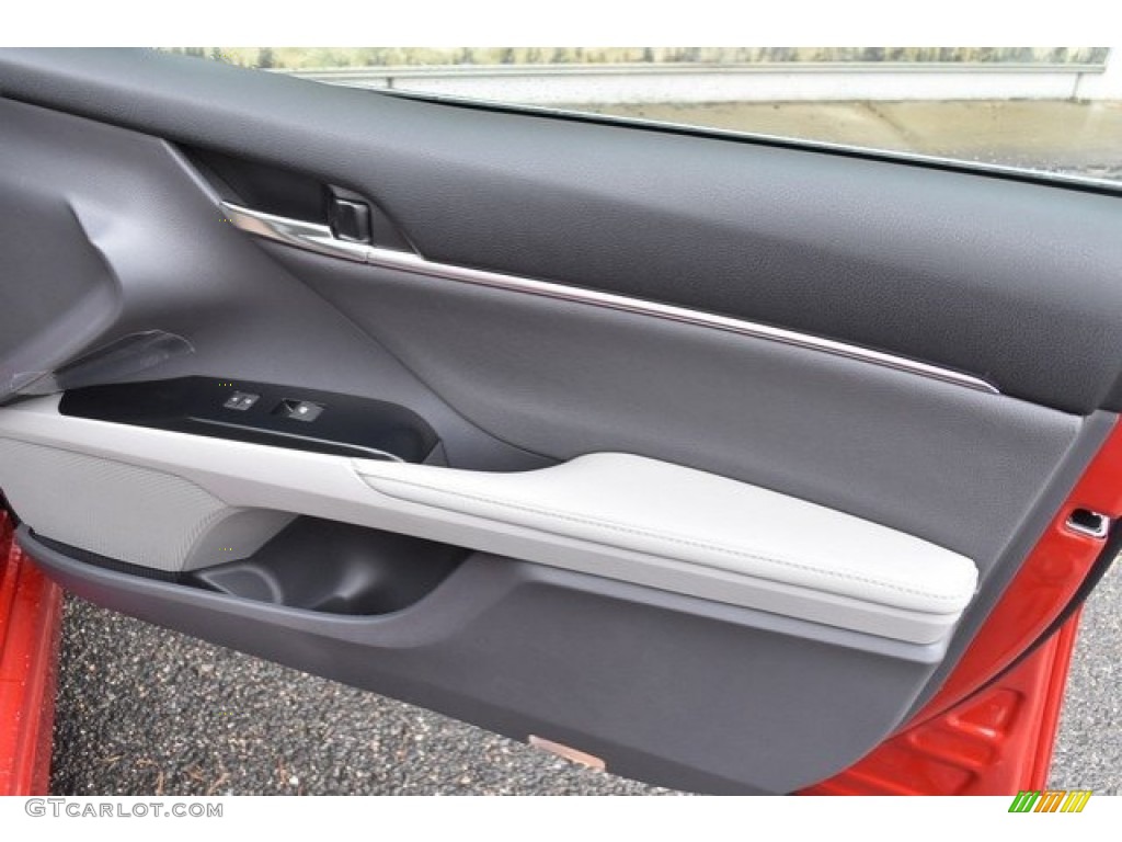 2019 Toyota Camry XSE Ash Door Panel Photo #129851463