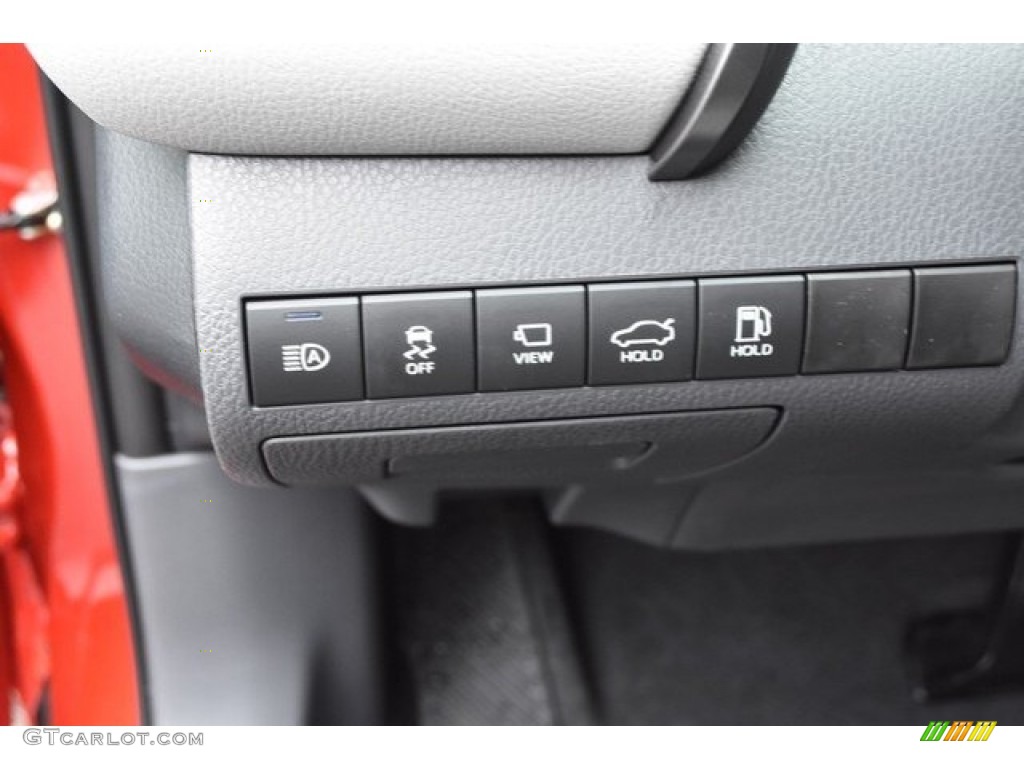2019 Toyota Camry XSE Controls Photo #129851523