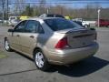 2001 Jackpot Gold Metallic Ford Focus SE Sedan  photo #5