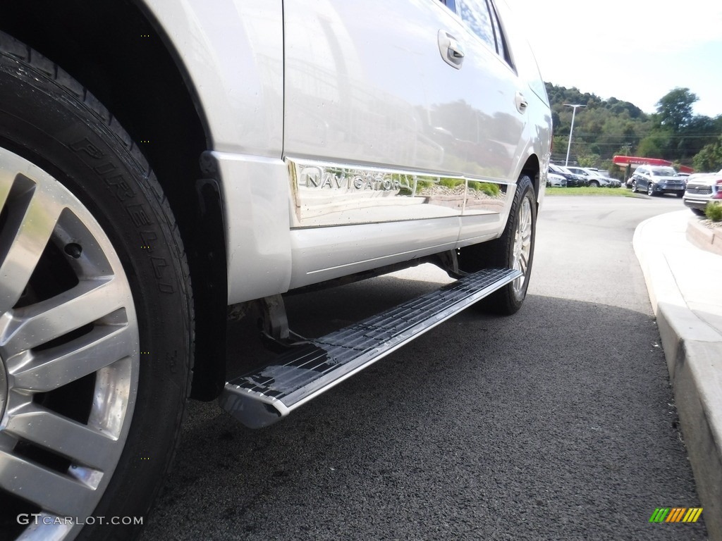 2012 Navigator 4x4 - Ingot Silver Metallic / Stone photo #8