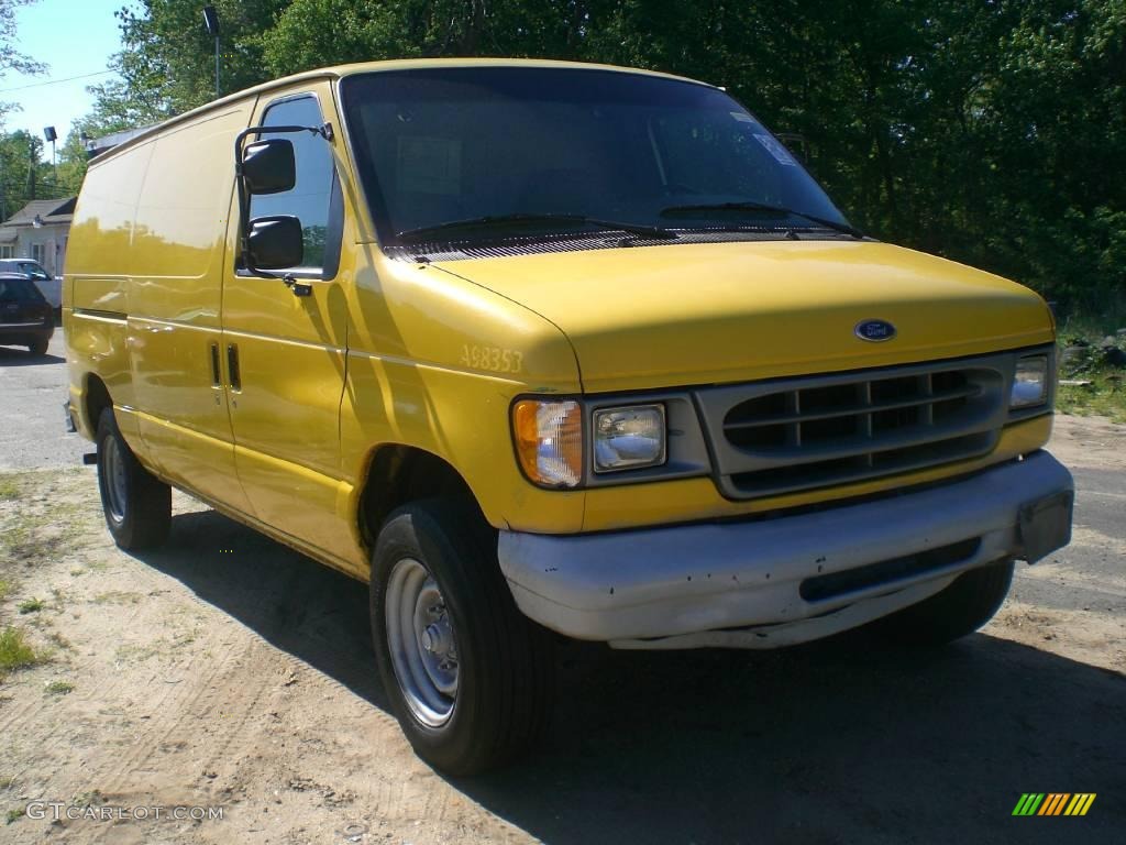 2000 E Series Van E250 Commercial - Yellow / Medium Graphite photo #2