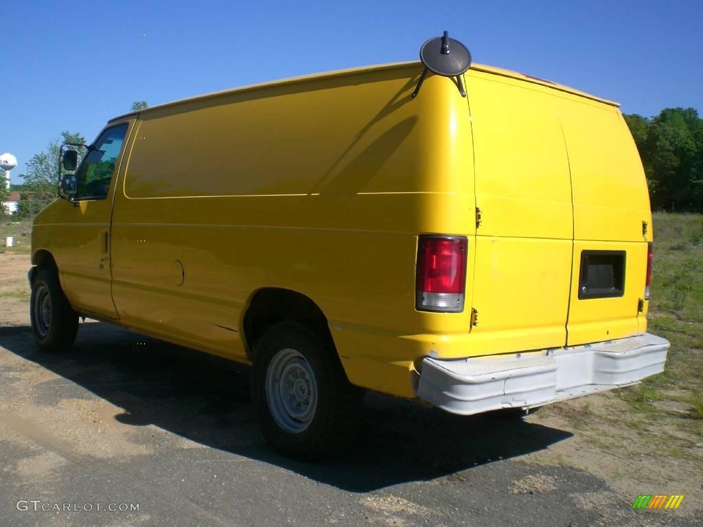 2000 E Series Van E250 Commercial - Yellow / Medium Graphite photo #5