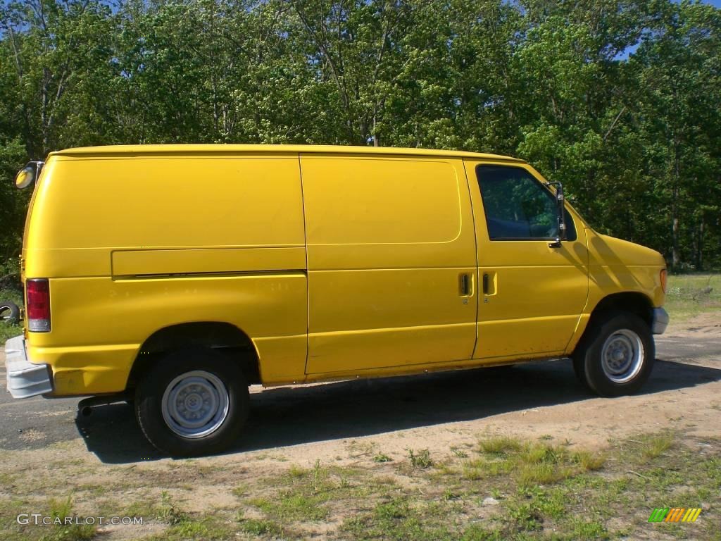 2000 E Series Van E250 Commercial - Yellow / Medium Graphite photo #8