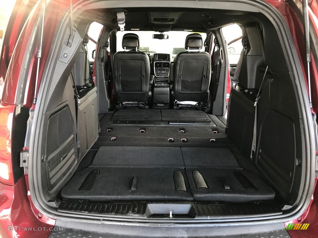 2017 Grand Caravan GT - Octane Red / Black photo #13