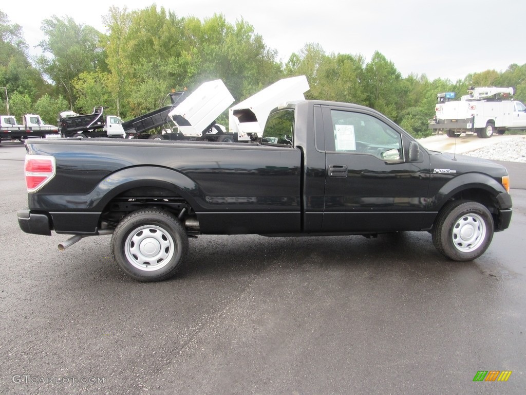 2010 F150 XL Regular Cab - Tuxedo Black / Medium Stone photo #6