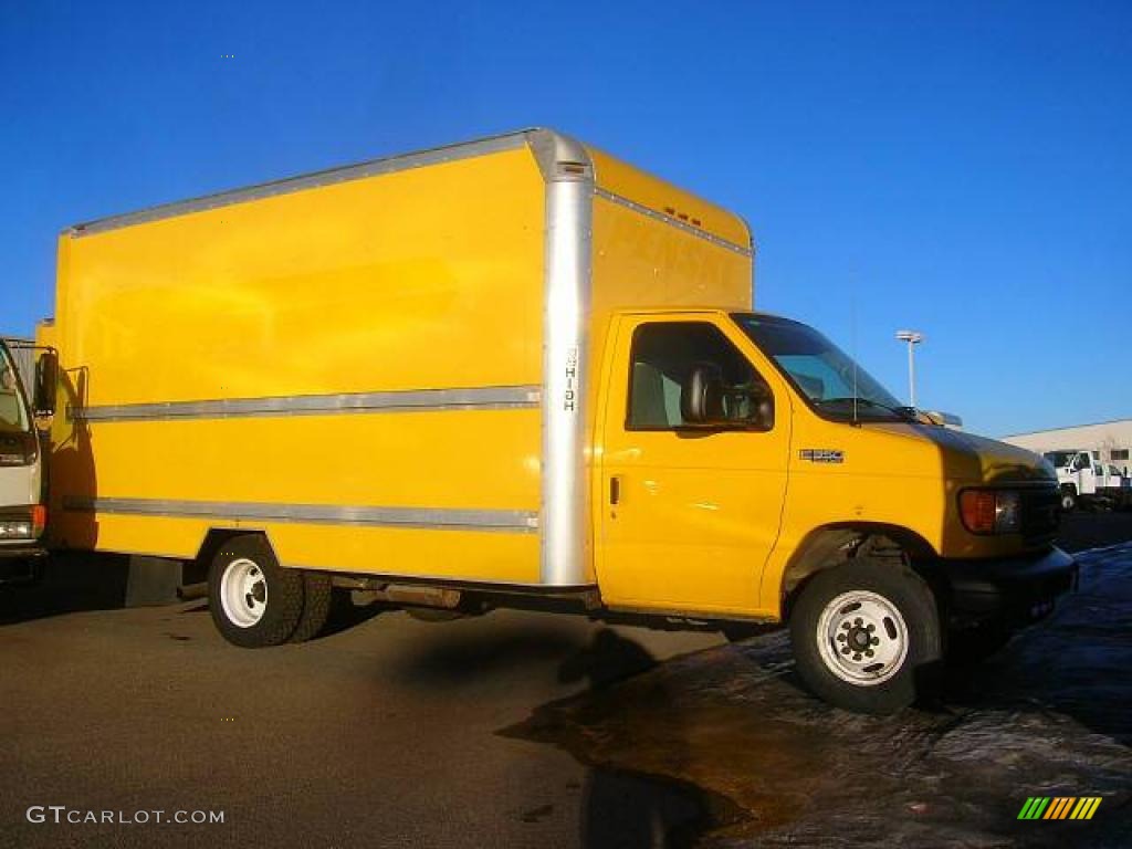 2005 E Series Cutaway E350 Commercial Moving Truck - Yellow / Medium Flint photo #1