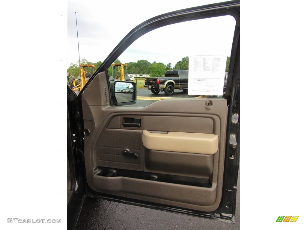 2010 F150 XL Regular Cab - Tuxedo Black / Medium Stone photo #18