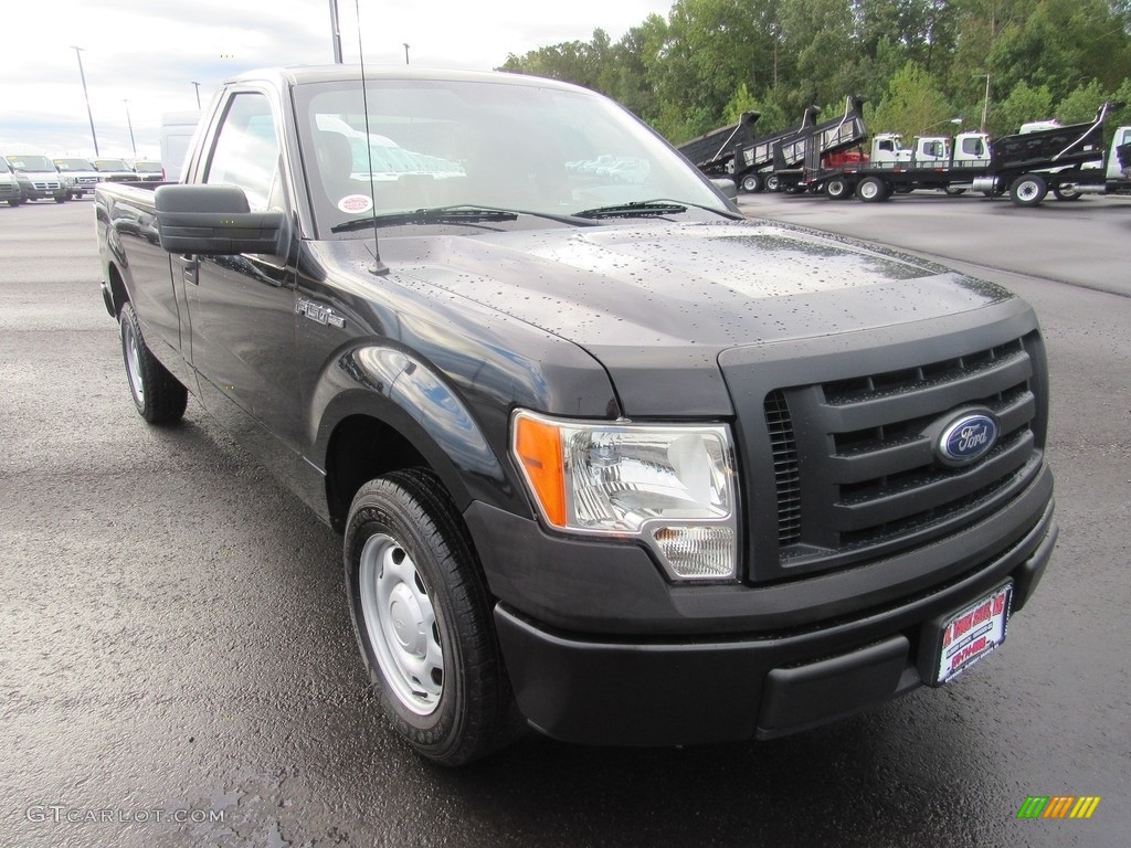 2010 F150 XL Regular Cab - Tuxedo Black / Medium Stone photo #36