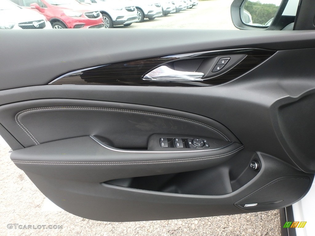 2018 Buick Regal TourX Essence AWD Door Panel Photos